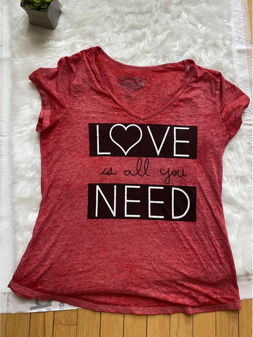 Rocker Girl All Access Entertainment Red V-Neck T-Shirt XL